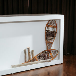 White Shadow Frame Bar E183